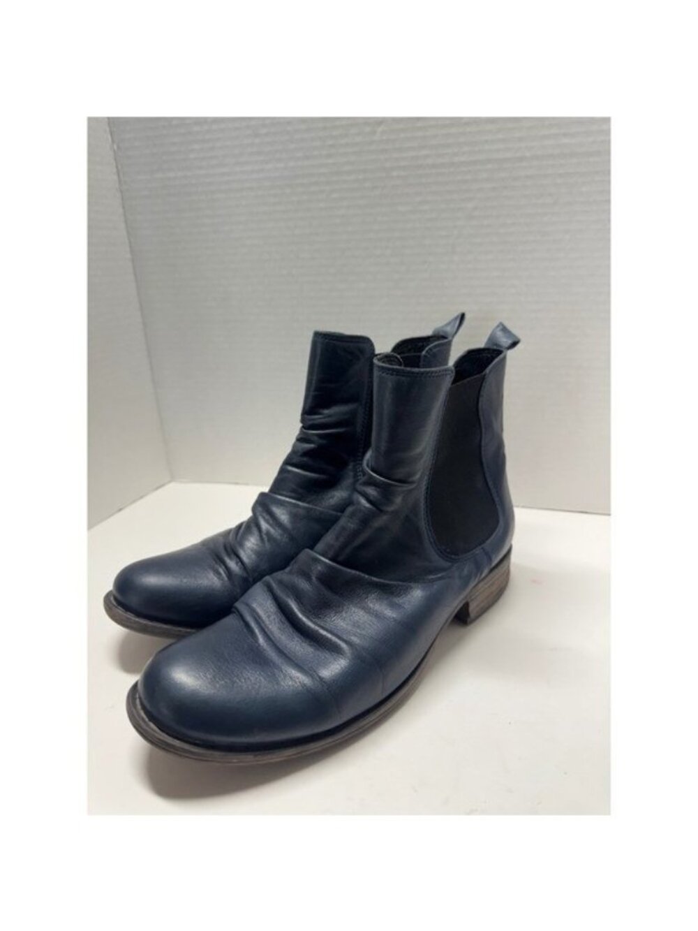 Miz Mooz Lissie Navy Blue Ruched Leather Chelsea Ankle Boots 9.5 MB1058